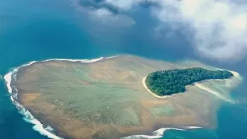 JollyBuoyIsland-AParadiseForUnderwaterMarineLife..png_1692959407.png